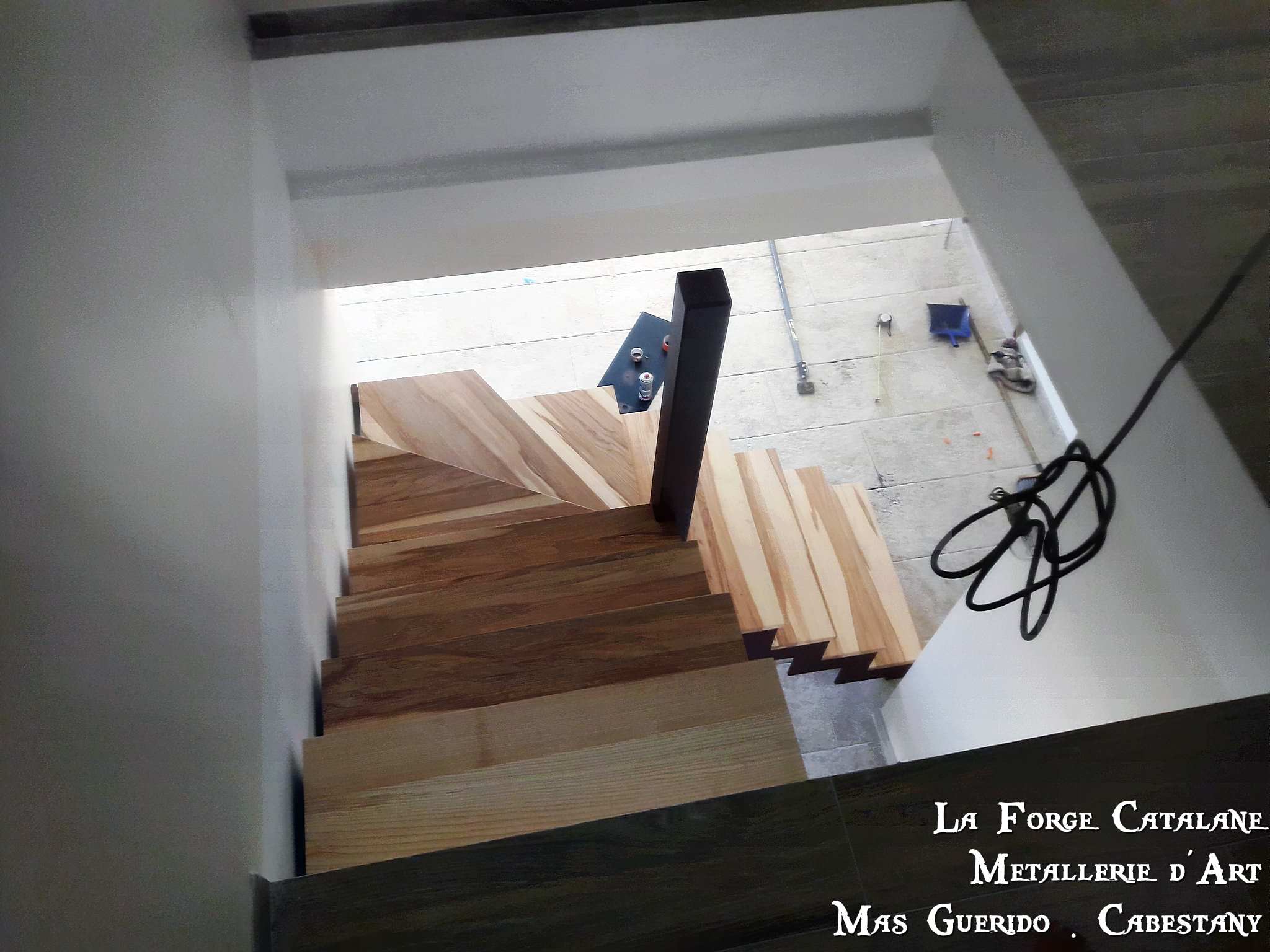 escalier double limon cremaillere marches bois frene olivier forge catalane.jpg